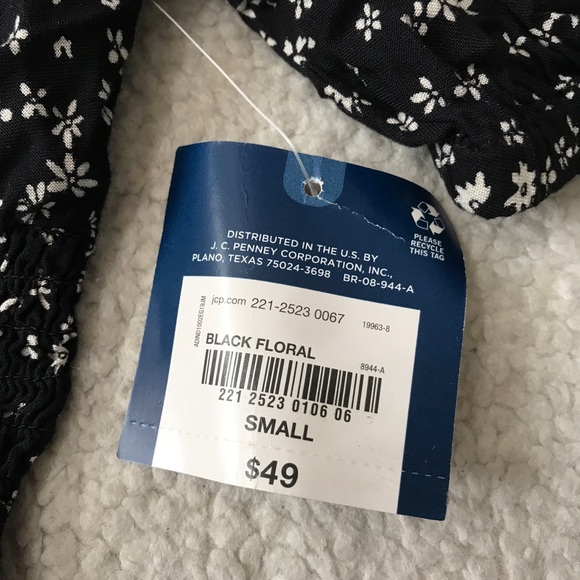 Arizona Jean Co Floral Jumpsuit Puff Sleeve 100% Rayon Pit to Pit 16.5” Size S - Picture 4 of 14